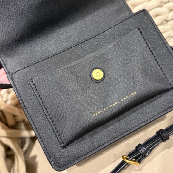 Marc Jacobs Metropoli Envelope Crossbody in Black Saffiano Leather - Like New - Picture 6 of 7